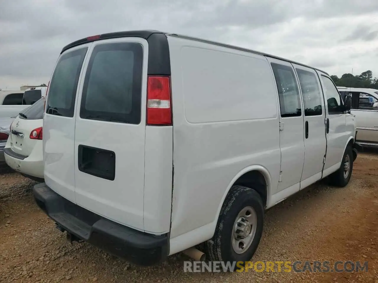 3 fotografías del automóvil dañado 1GCWGAF74M1156218 CHEVROLET EXPRESS 2021