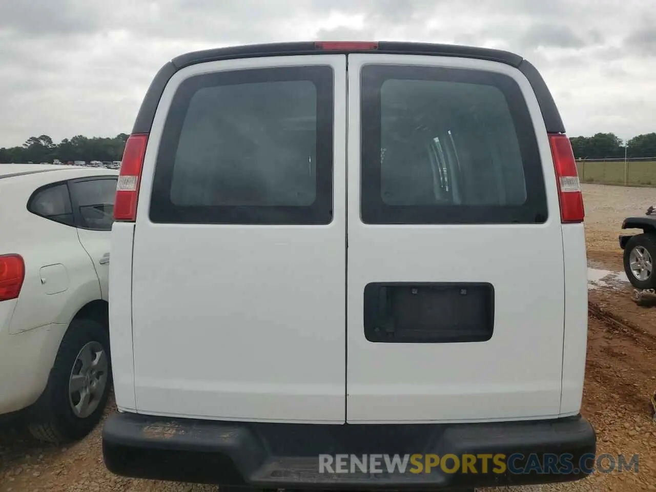 6 fotografías del automóvil dañado 1GCWGAF74M1156218 CHEVROLET EXPRESS 2021