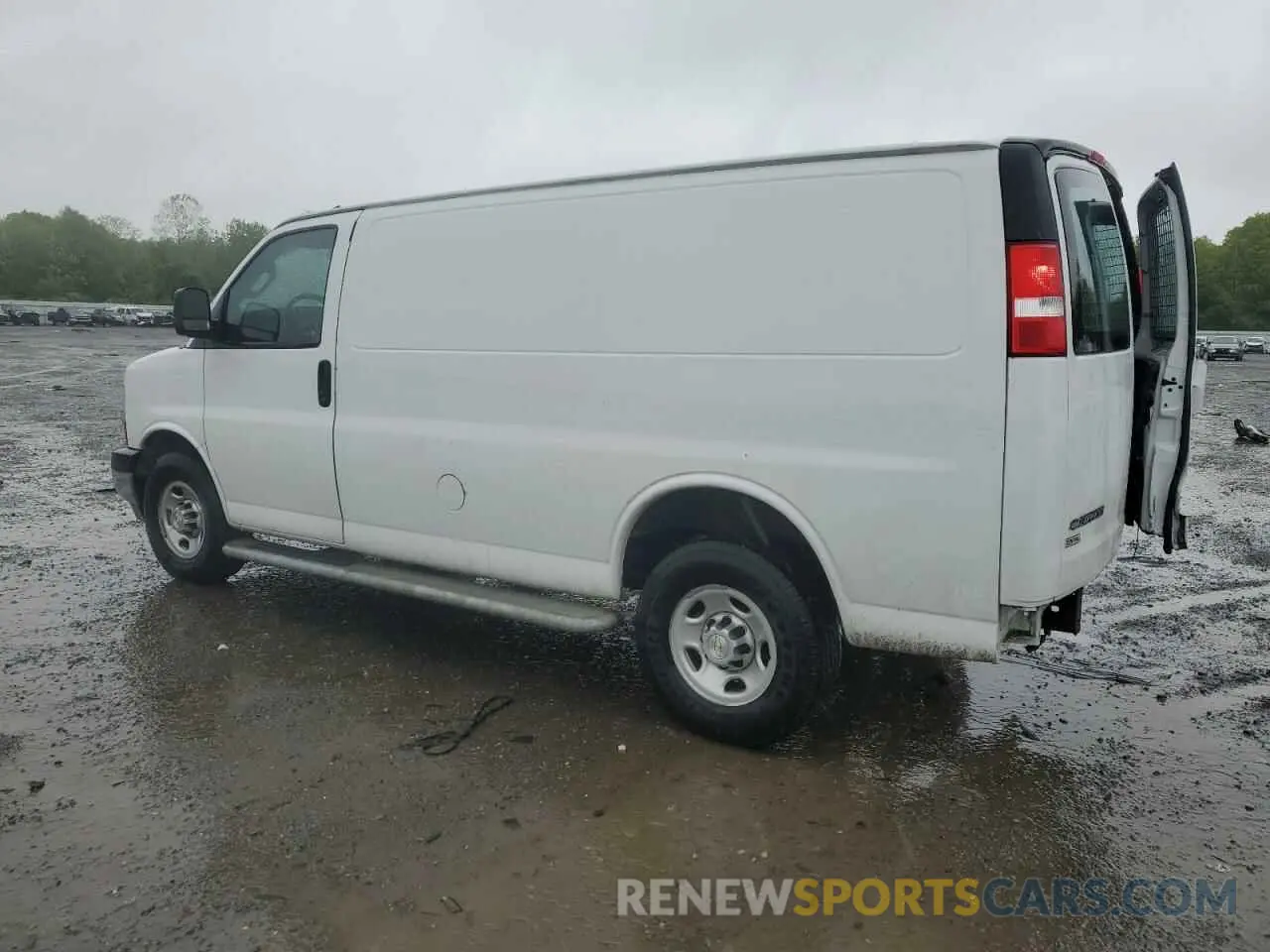 2 fotografías del automóvil dañado 1GCWGAF78M1259125 CHEVROLET EXPRESS 2021