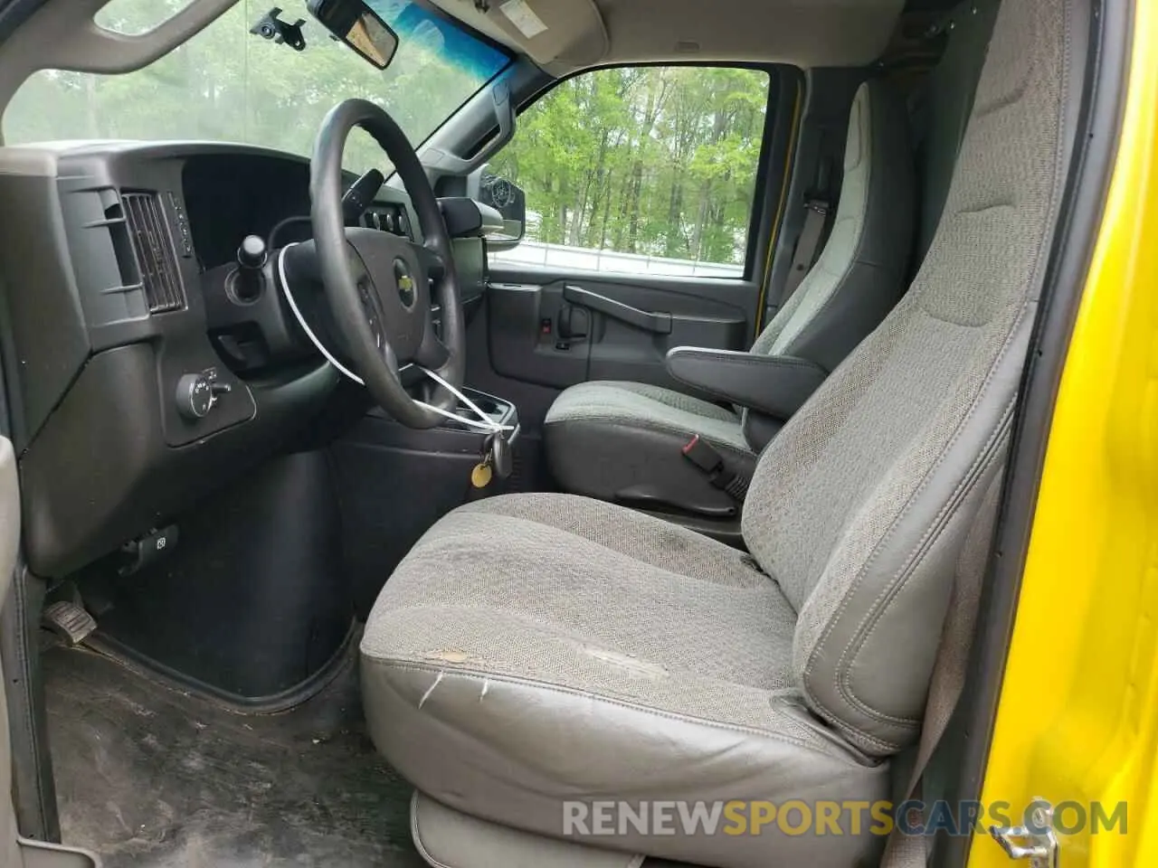 7 fotografías del automóvil dañado 1GCWGAFP4M1167252 CHEVROLET EXPRESS 2021