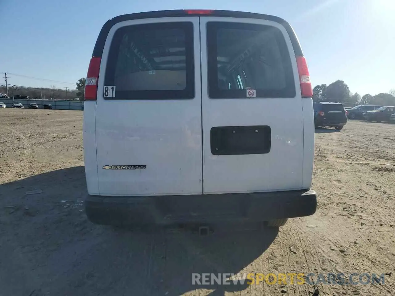 6 fotografías del automóvil dañado 1GCWGBF75M1151681 CHEVROLET EXPRESS 2021