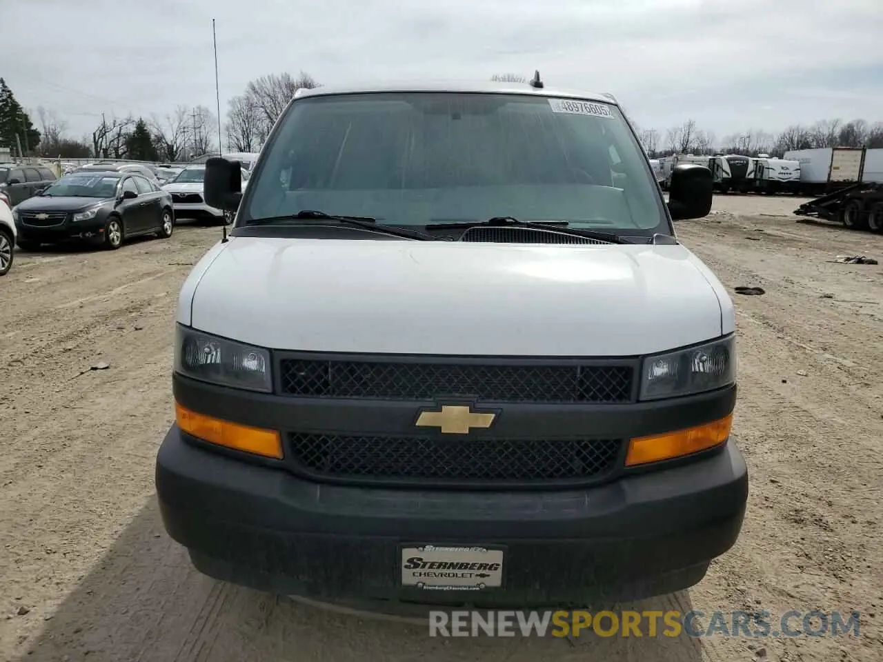 5 fotografías del automóvil dañado 1GCWGBFP2M1305053 CHEVROLET EXPRESS 2021
