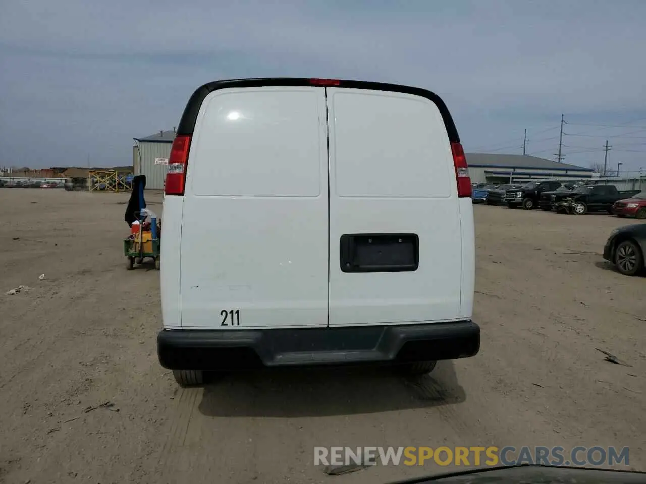 6 fotografías del automóvil dañado 1GCWGBFP2M1305053 CHEVROLET EXPRESS 2021