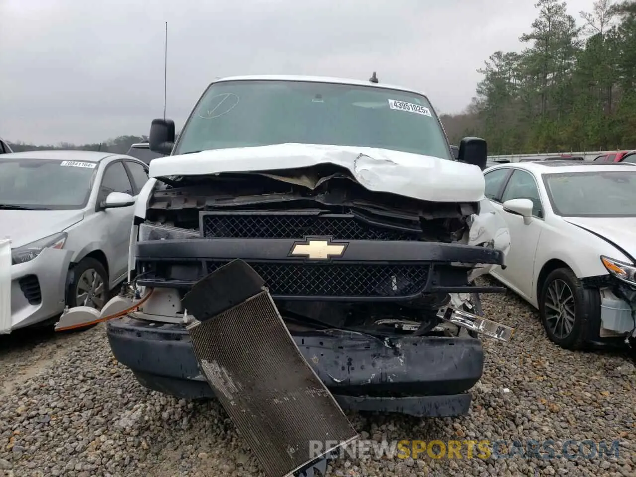 5 fotografías del automóvil dañado 1GCWGBFP6M1243589 CHEVROLET EXPRESS 2021