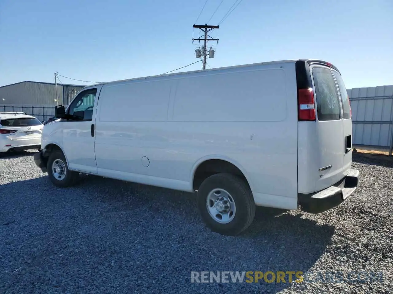 2 fotografías del automóvil dañado 1GCWGBFP9M1229797 CHEVROLET EXPRESS 2021