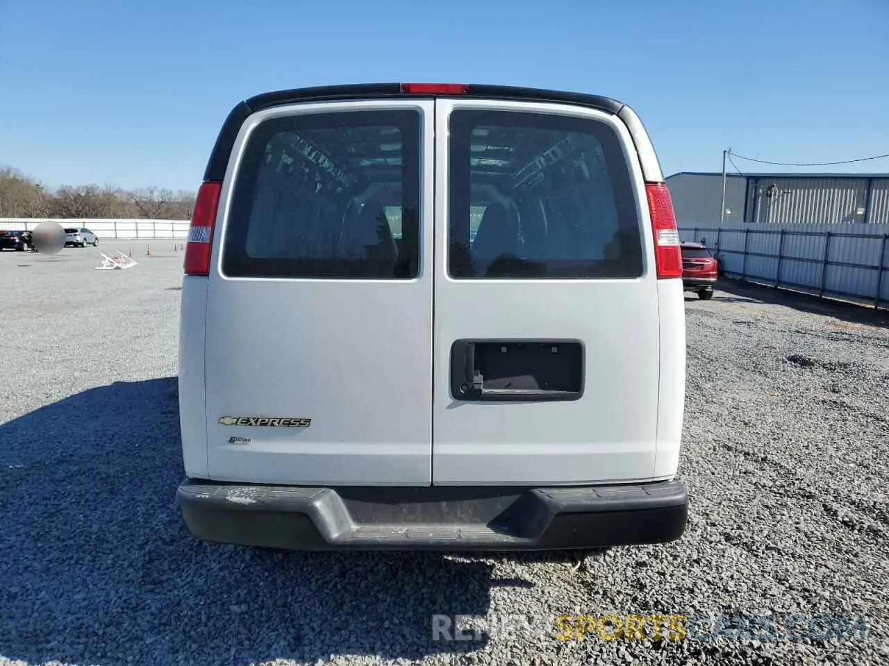 6 fotografías del automóvil dañado 1GCWGBFP9M1229797 CHEVROLET EXPRESS 2021