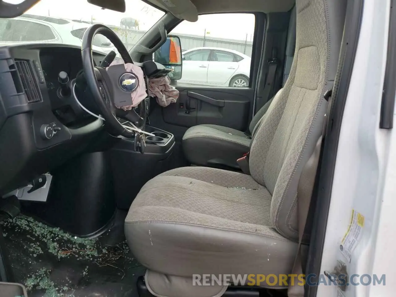 7 fotografías del automóvil dañado 1HA0GRF72MN004060 CHEVROLET EXPRESS 2021