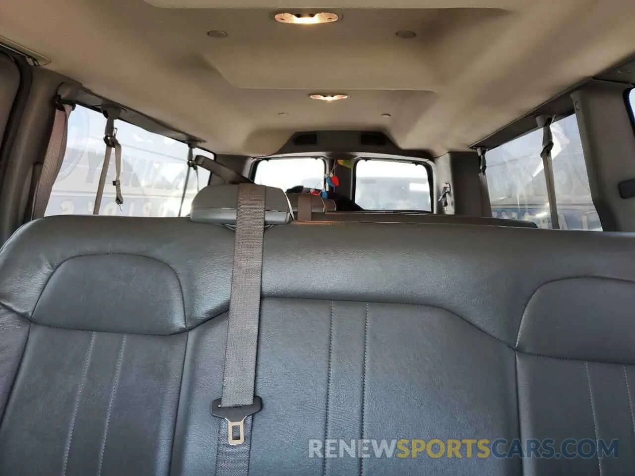 10 fotografías del automóvil dañado 1GAZGNFP2N1283743 CHEVROLET EXPRESS 2022