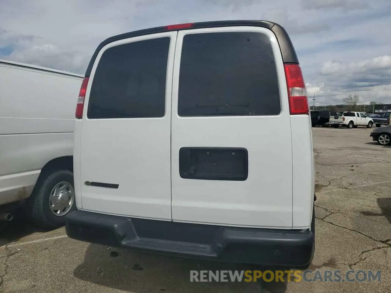 6 fotografías del automóvil dañado 1GAZGNFP2N1283743 CHEVROLET EXPRESS 2022