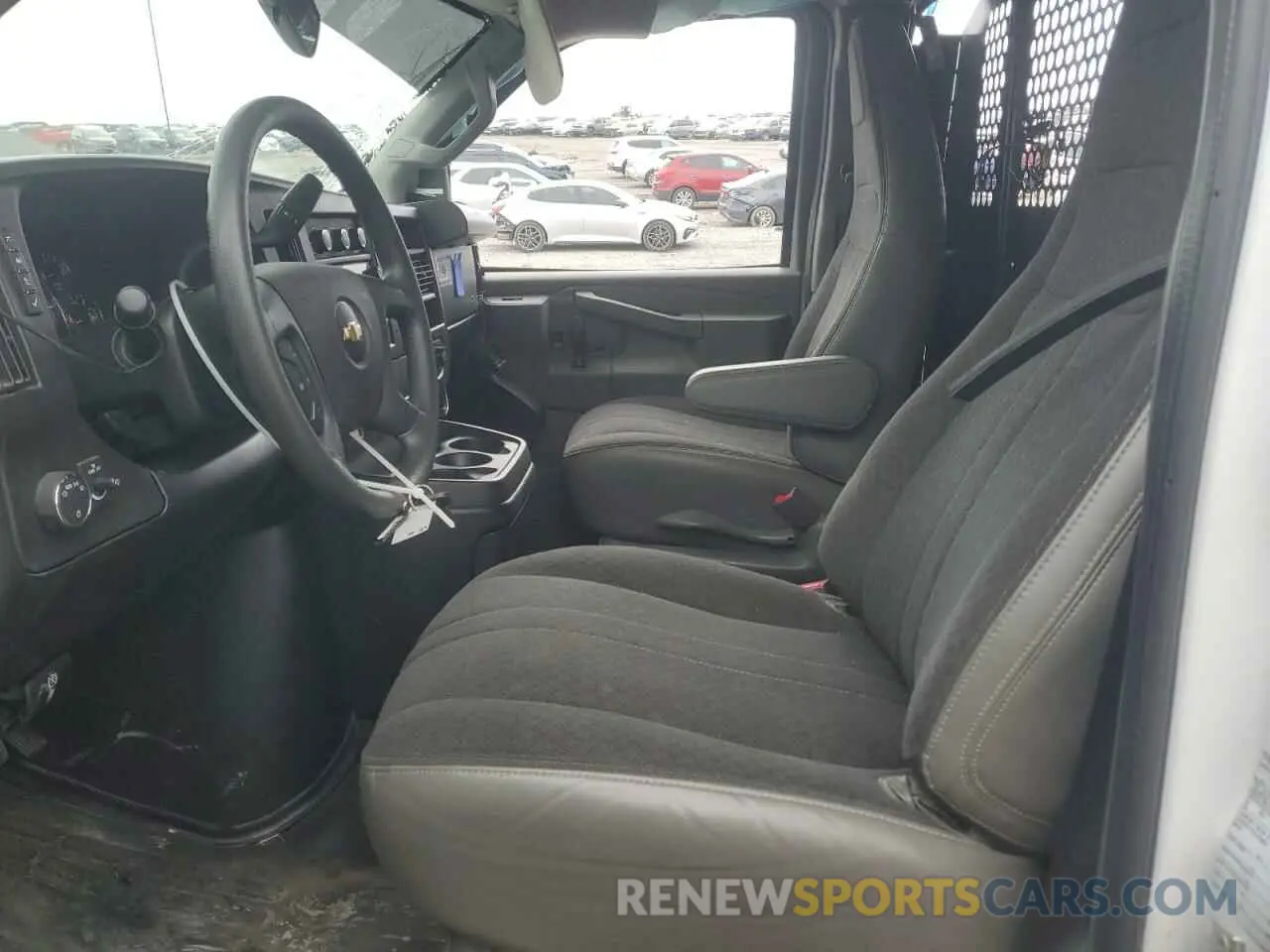 7 fotografías del automóvil dañado 1GCWGAFP0N1177570 CHEVROLET EXPRESS 2022