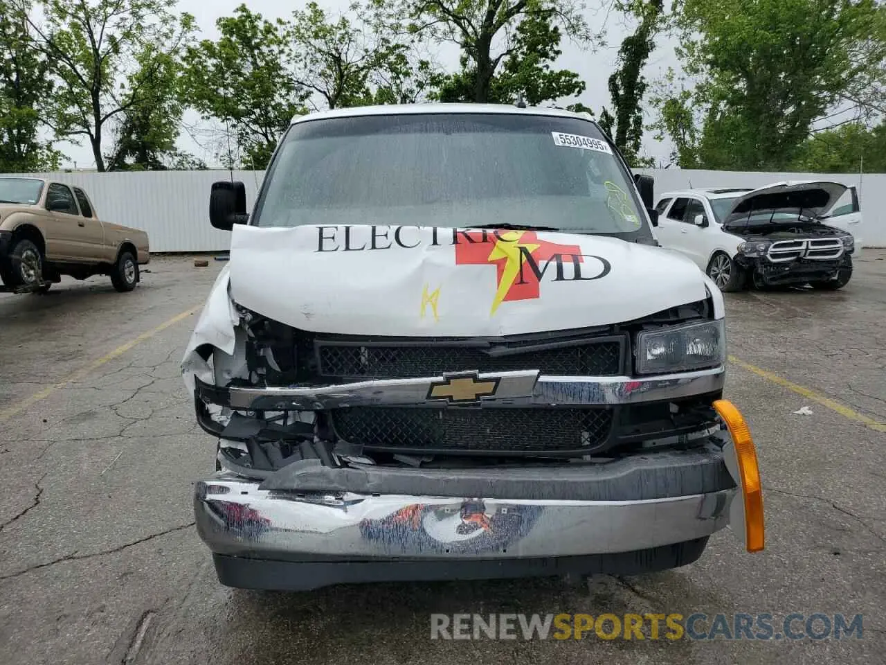 5 fotografías del automóvil dañado 1GCWGAFP1N1177920 CHEVROLET EXPRESS 2022