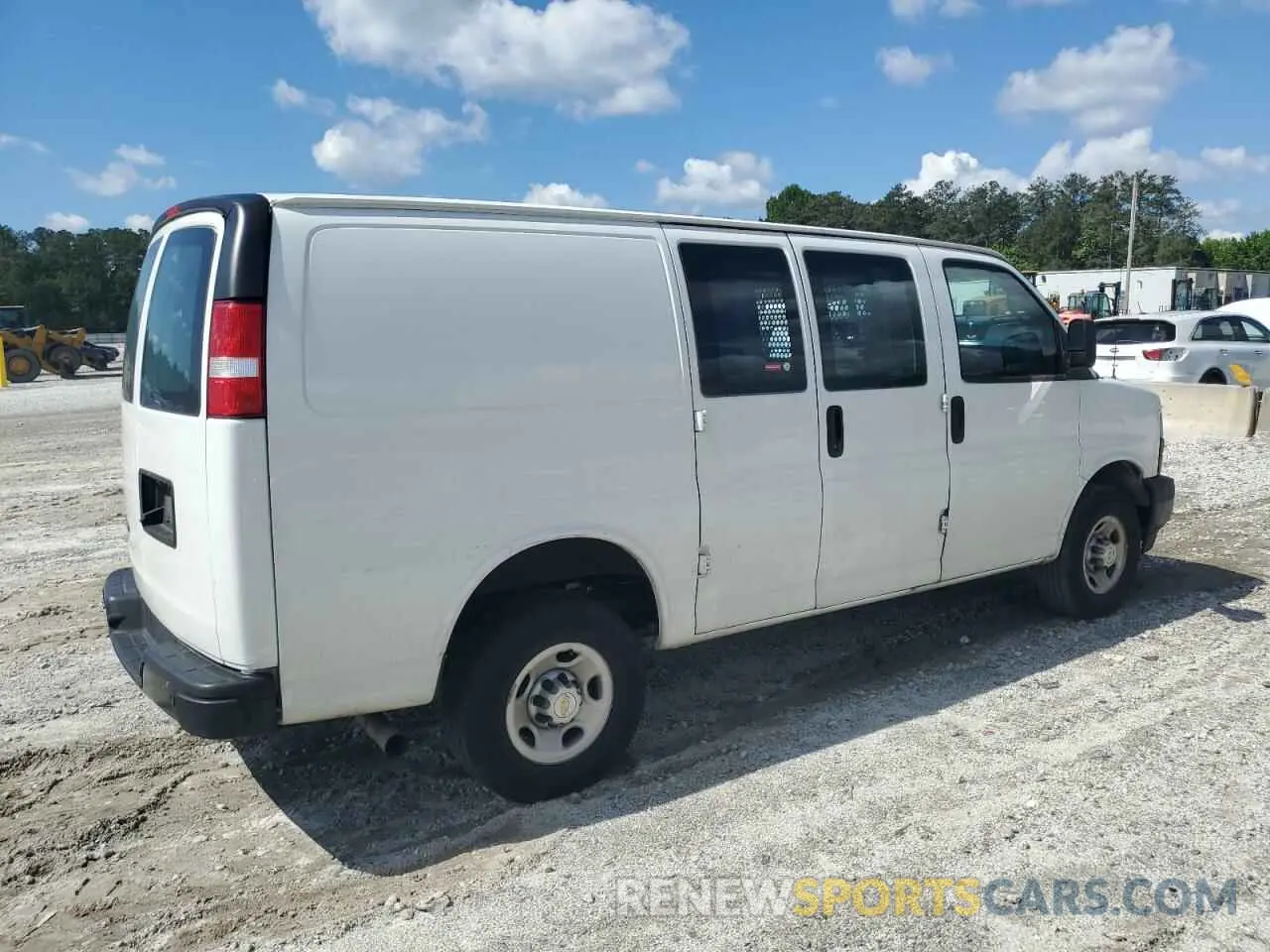 3 fotografías del automóvil dañado 1GCWGAFPXN1217329 CHEVROLET EXPRESS 2022