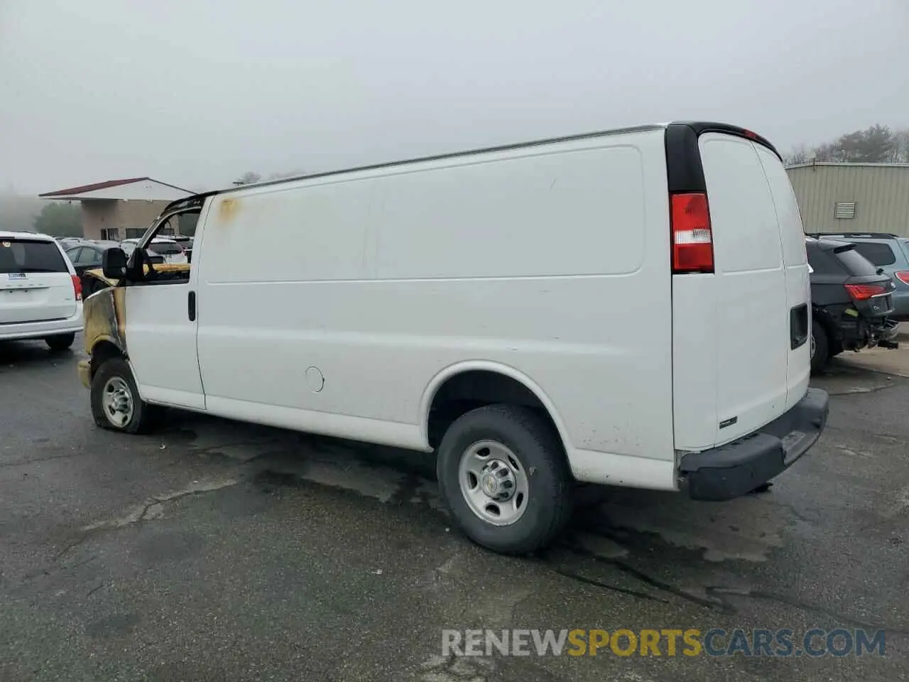 2 fotografías del automóvil dañado 1GCWGBF78N1283769 CHEVROLET EXPRESS 2022