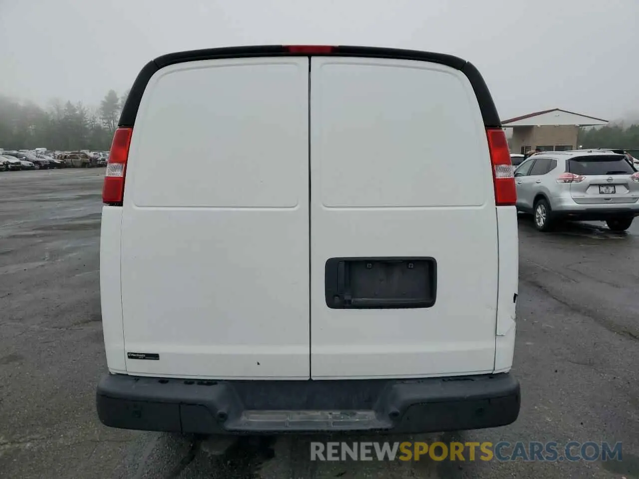 6 fotografías del automóvil dañado 1GCWGBF78N1283769 CHEVROLET EXPRESS 2022