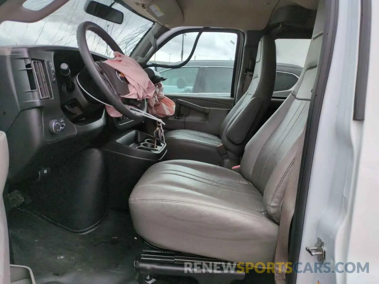 7 fotografías del automóvil dañado 1GAWGEFP4P1211318 CHEVROLET EXPRESS 2023