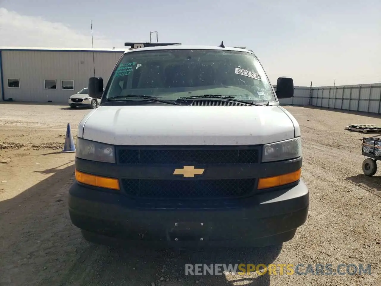 5 fotografías del automóvil dañado 1GCWGAFP0P1232439 CHEVROLET EXPRESS 2023