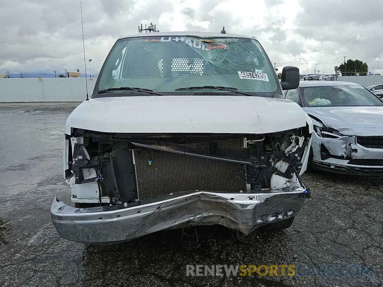 5 fotografías del automóvil dañado 1GCWGAFP3P1178778 CHEVROLET EXPRESS 2023