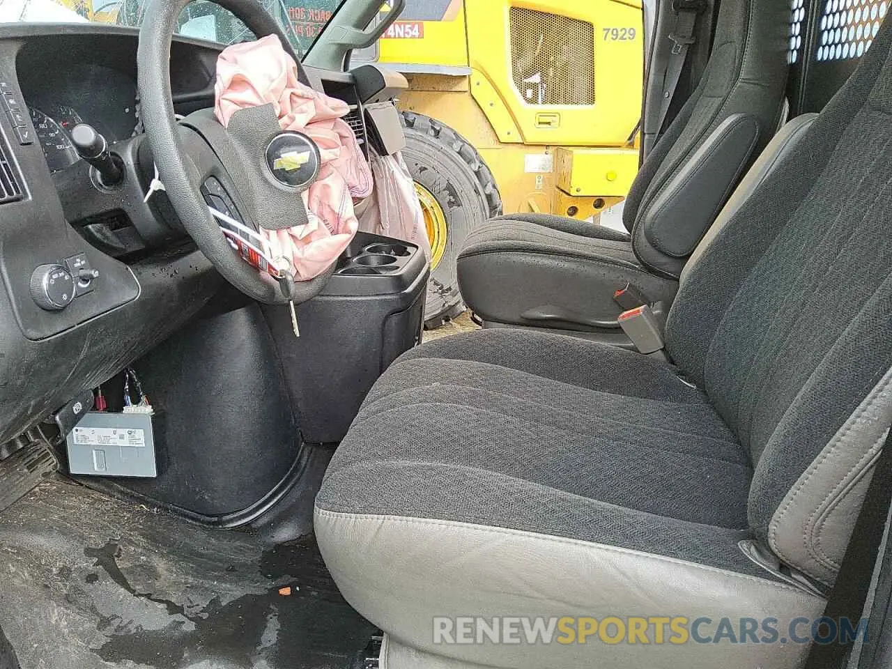 7 fotografías del automóvil dañado 1GCWGAFP3P1178778 CHEVROLET EXPRESS 2023