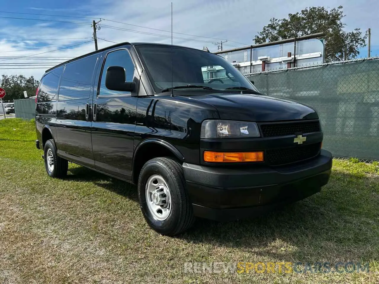 1 fotografías del automóvil dañado 1GCWGAFP5P1162145 CHEVROLET EXPRESS 2023