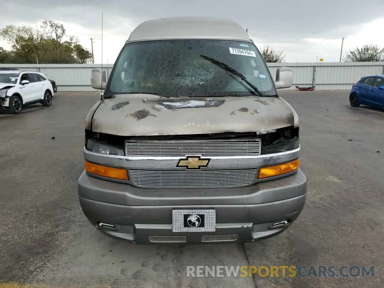 5 fotografías del automóvil dañado 1GCWGAFP6P1121734 CHEVROLET EXPRESS 2023