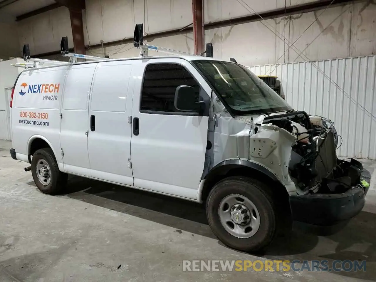 4 fotografías del automóvil dañado 1GCWGAFP9P1156011 CHEVROLET EXPRESS 2023