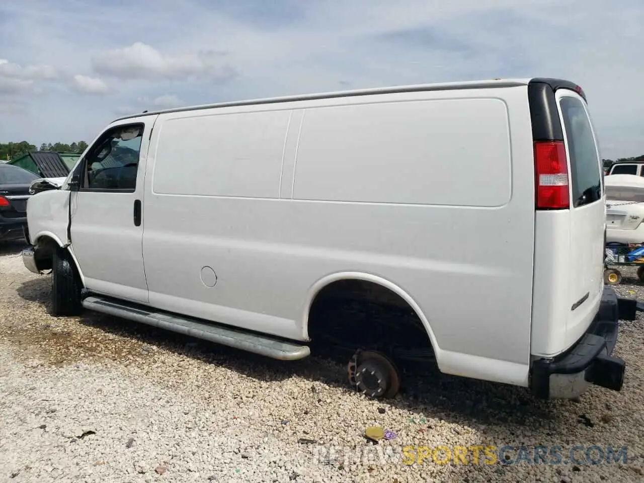 2 fotografías del automóvil dañado 1GCWGAFPXP1197666 CHEVROLET EXPRESS 2023
