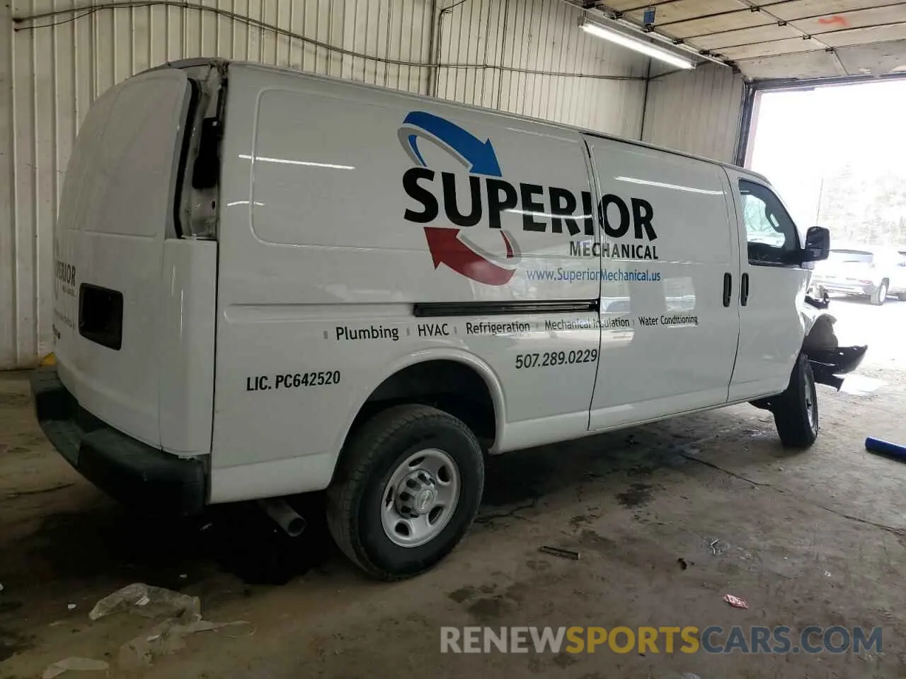 3 fotografías del automóvil dañado 1GCWGBFP7P1111395 CHEVROLET EXPRESS 2023