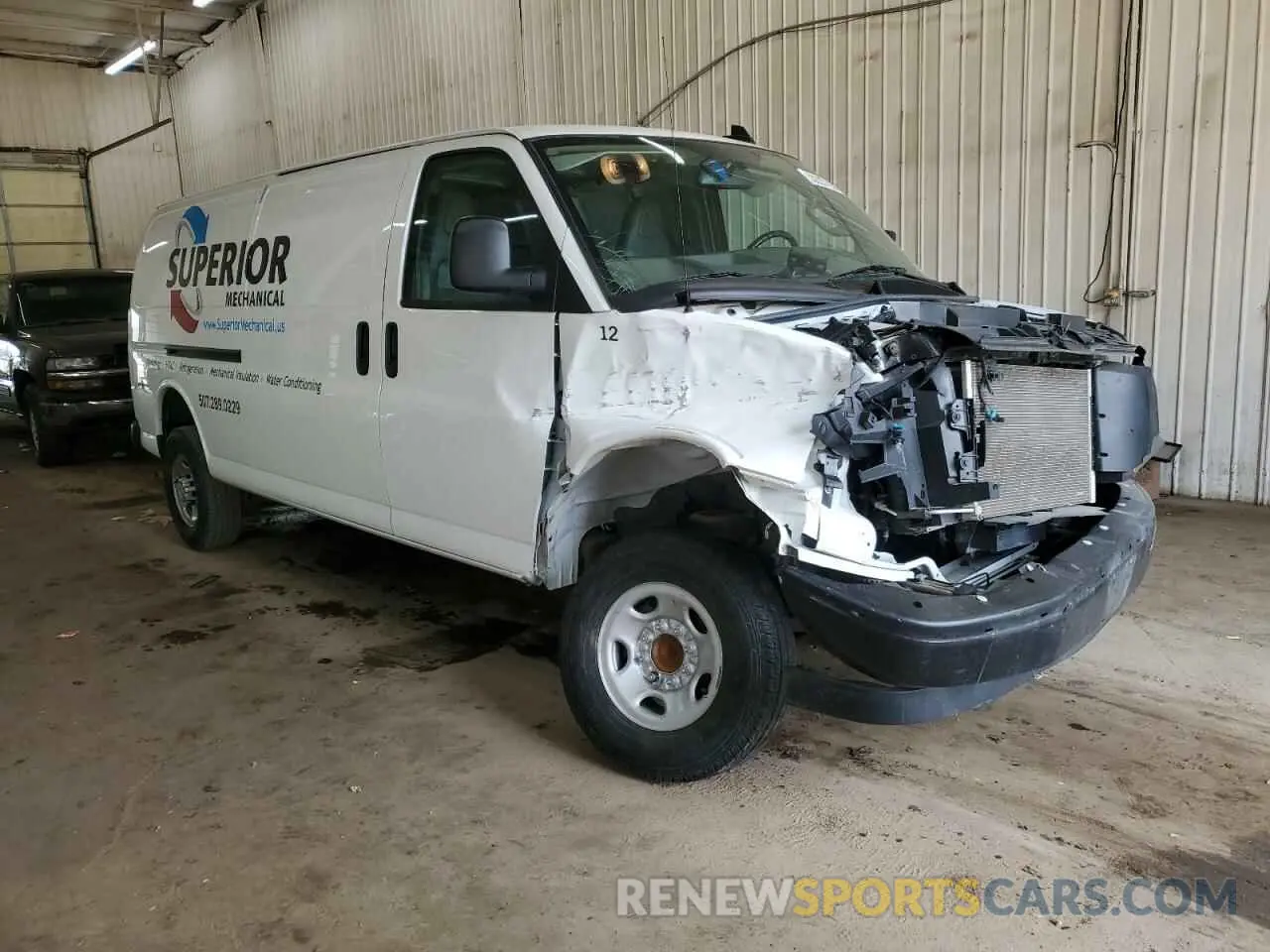 4 fotografías del automóvil dañado 1GCWGBFP7P1111395 CHEVROLET EXPRESS 2023