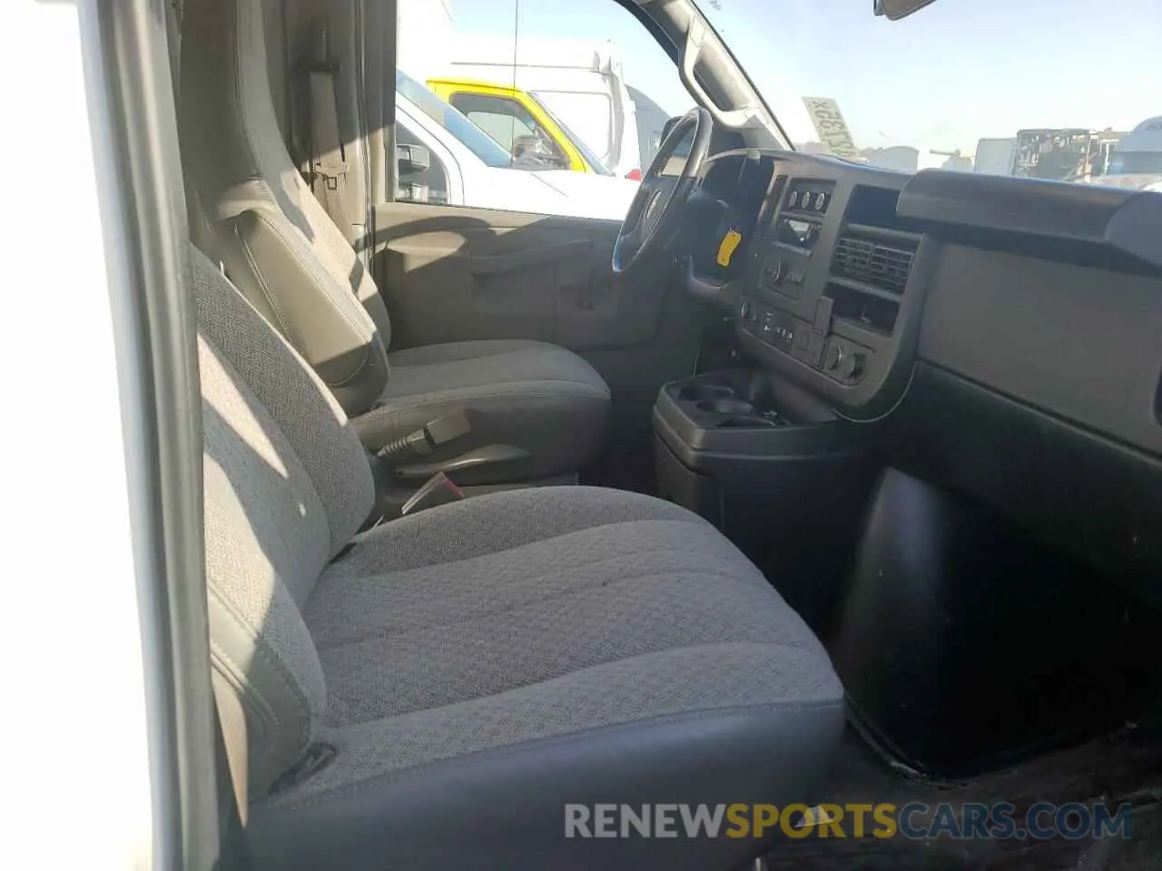 10 fotografías del automóvil dañado 1GCZGGFP3P1112683 CHEVROLET EXPRESS 2023