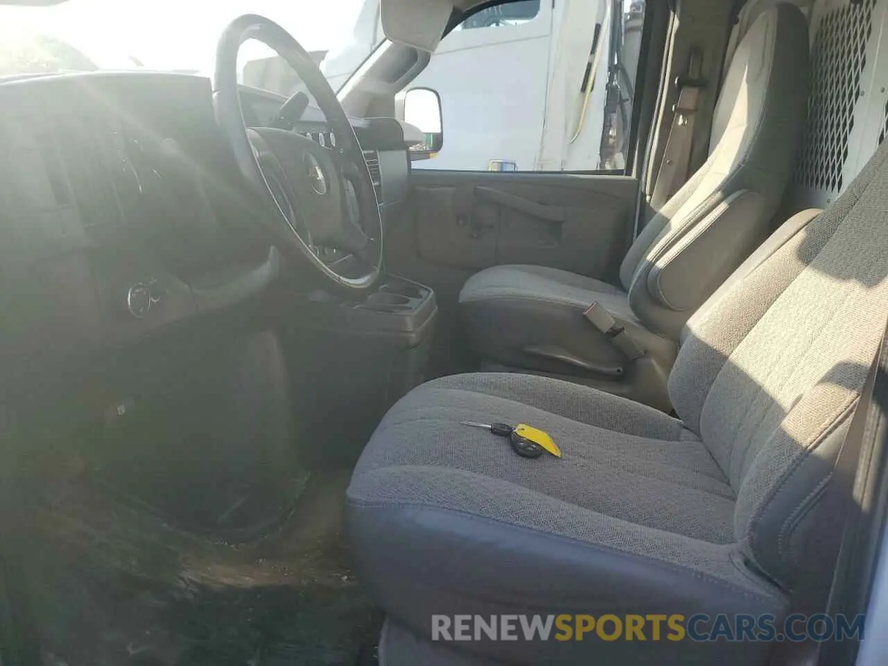 7 fotografías del automóvil dañado 1GCZGGFP3P1112683 CHEVROLET EXPRESS 2023