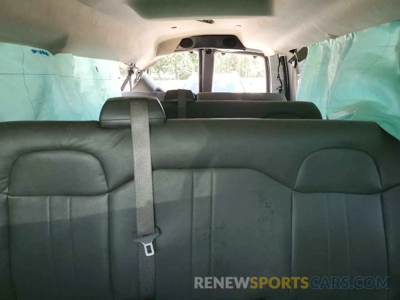 10 fotografías del automóvil dañado 1GAZGNFP6R1240691 CHEVROLET EXPRESS 2024