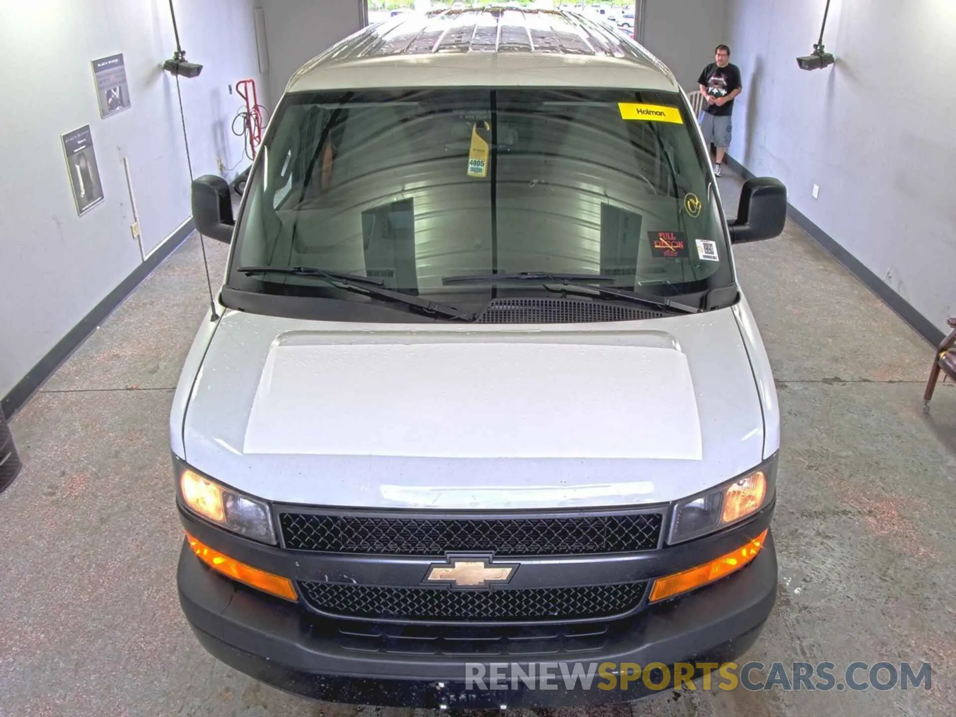 18 fotografías del automóvil dañado 1GCWGAF10K1222675 CHEVROLET EXPRESS 2500 2019