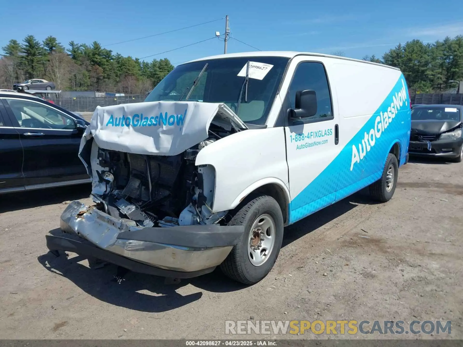 2 fotografías del automóvil dañado 1GCWGAFG5K1255093 CHEVROLET EXPRESS 2500 2019