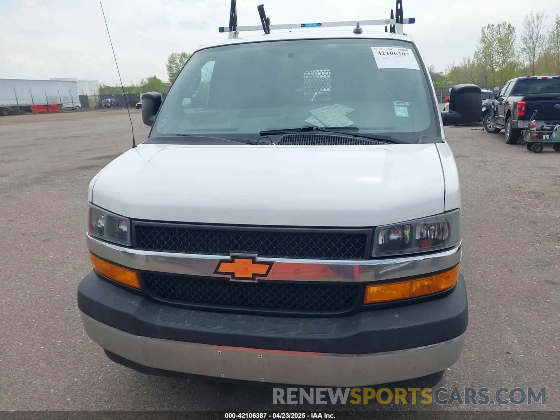 12 fotografías del automóvil dañado 1GCWGAFG5K1255806 CHEVROLET EXPRESS 2500 2019