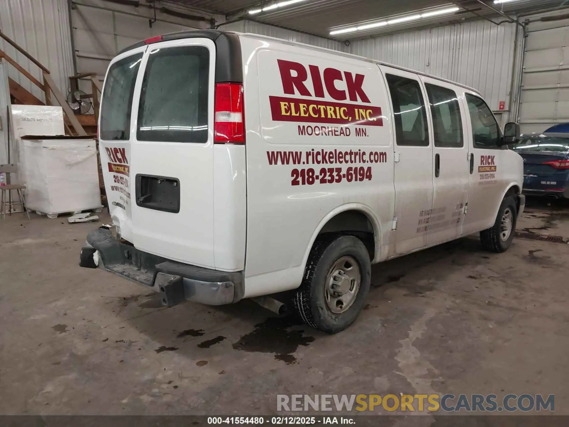 4 fotografías del automóvil dañado 1GCWGAFG5K1321545 CHEVROLET EXPRESS 2500 2019
