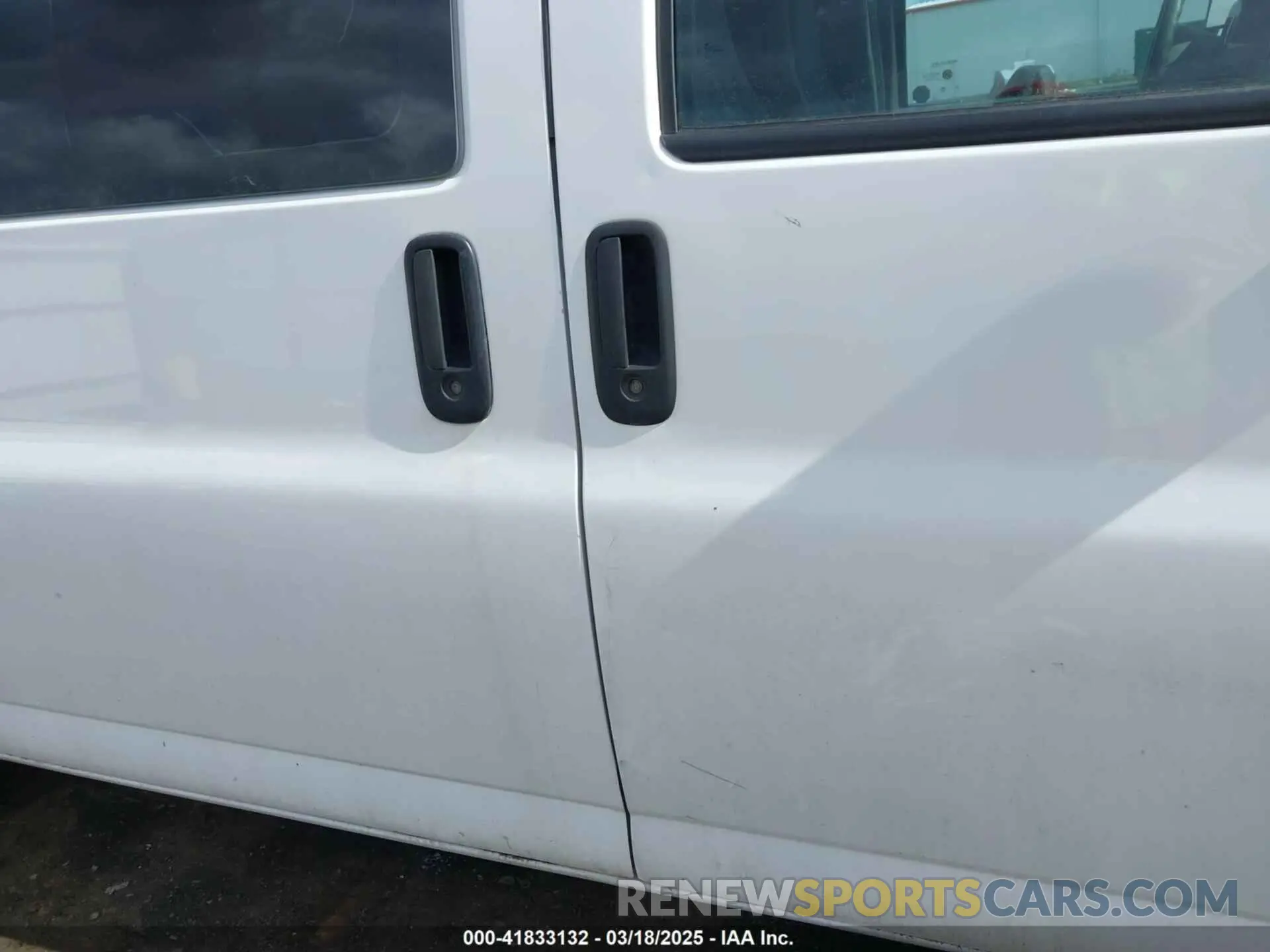 13 fotografías del automóvil dañado 1GCWGAFG5K1341990 CHEVROLET EXPRESS 2500 2019