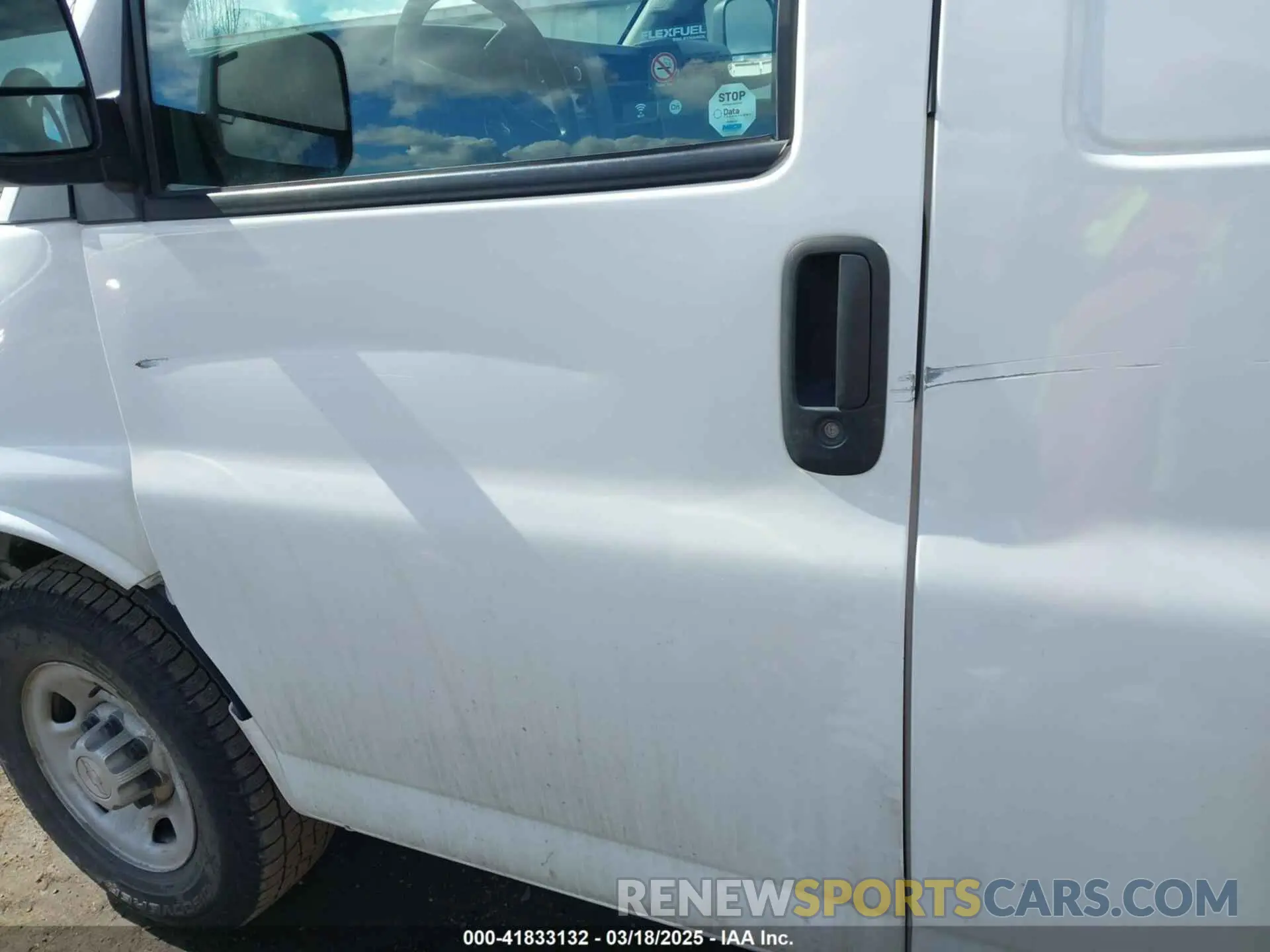 14 fotografías del automóvil dañado 1GCWGAFG5K1341990 CHEVROLET EXPRESS 2500 2019