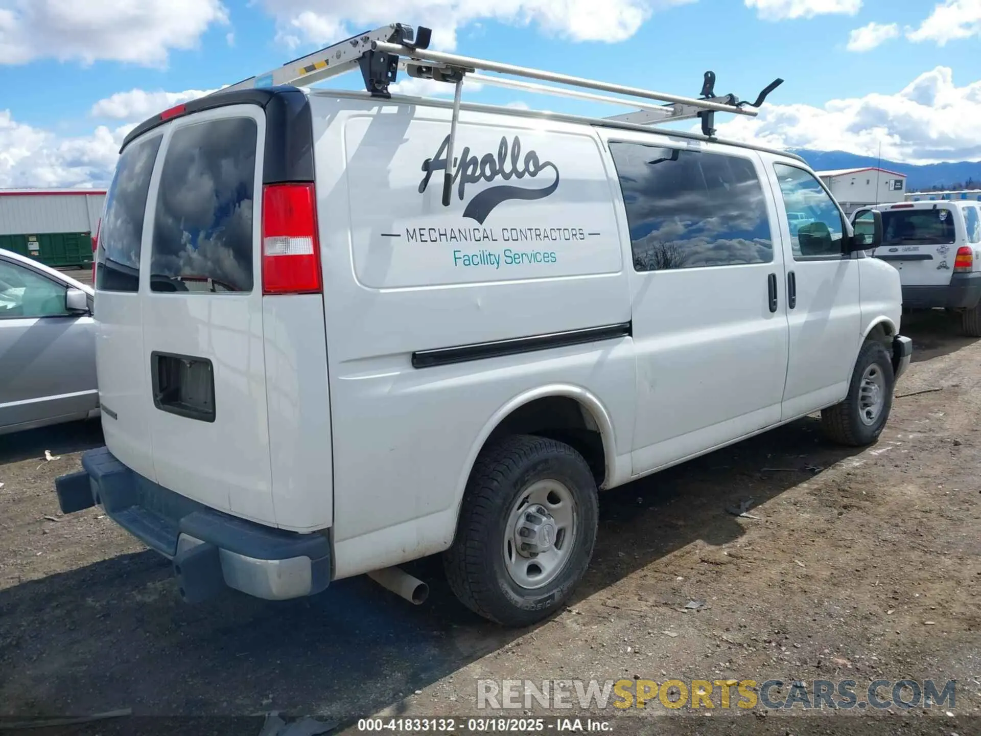 4 fotografías del automóvil dañado 1GCWGAFG5K1341990 CHEVROLET EXPRESS 2500 2019
