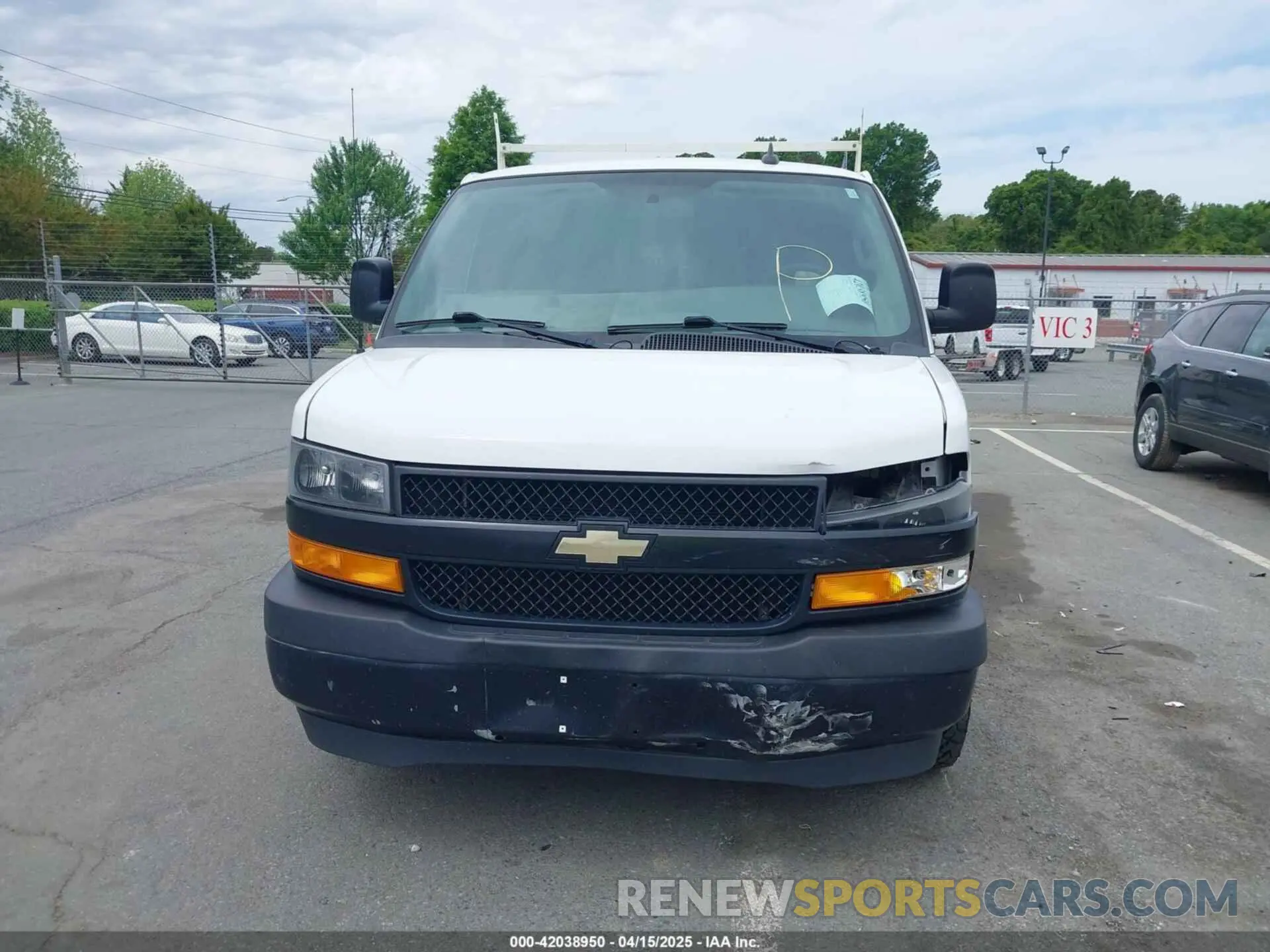 12 fotografías del automóvil dañado 1GCWGAFP0K1195465 CHEVROLET EXPRESS 2500 2019