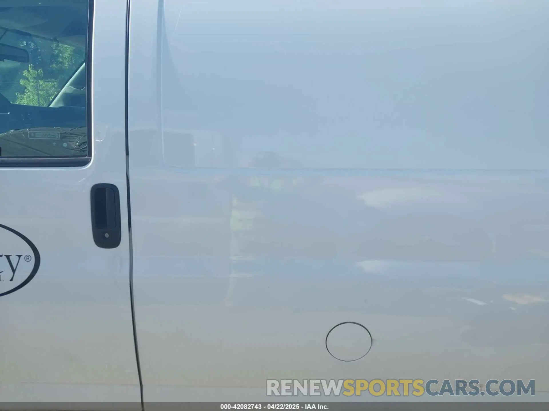 14 fotografías del automóvil dañado 1GCWGAFP6K1173549 CHEVROLET EXPRESS 2500 2019
