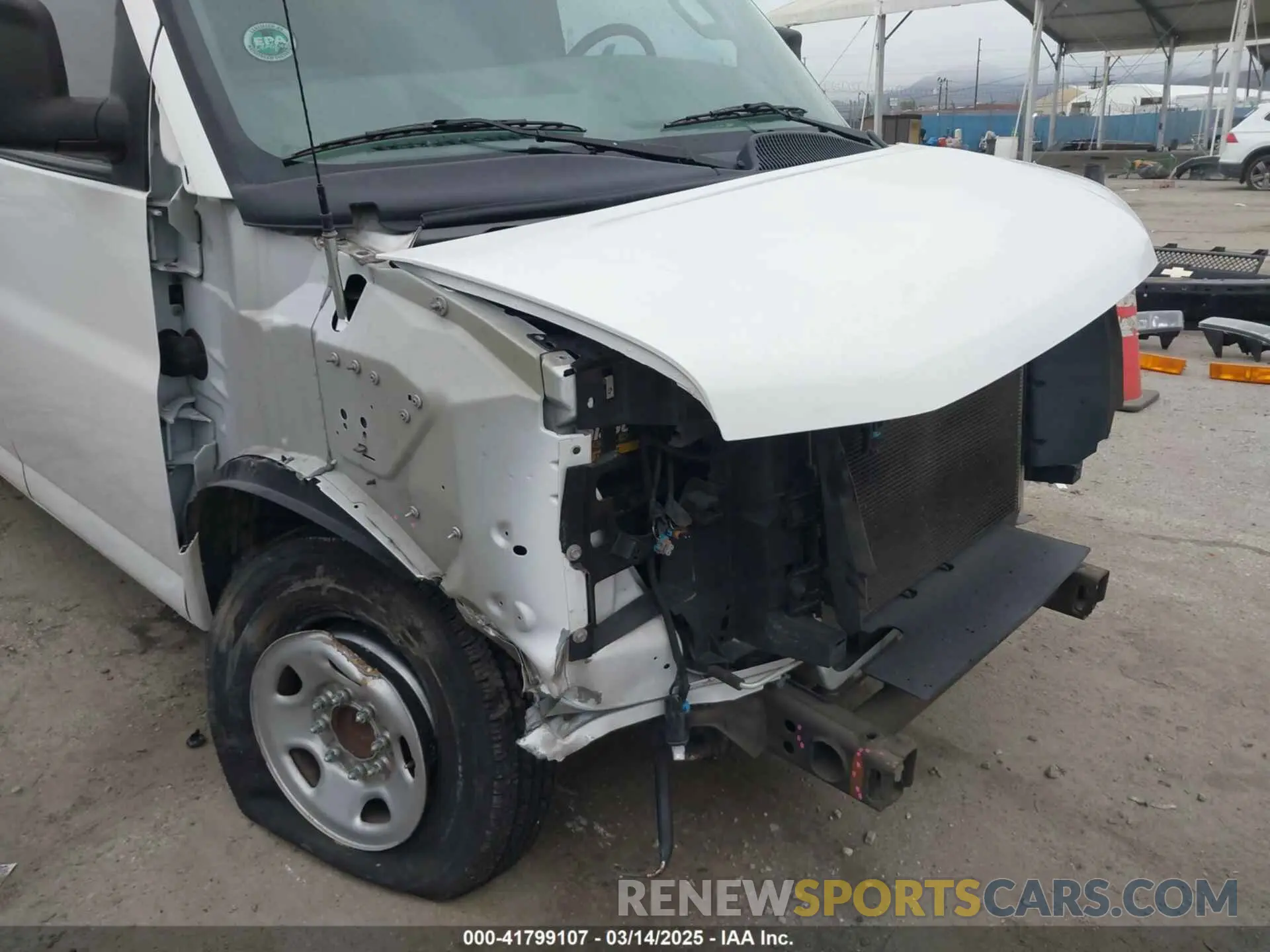 6 fotografías del automóvil dañado 1GCWGAFP6K1243793 CHEVROLET EXPRESS 2500 2019