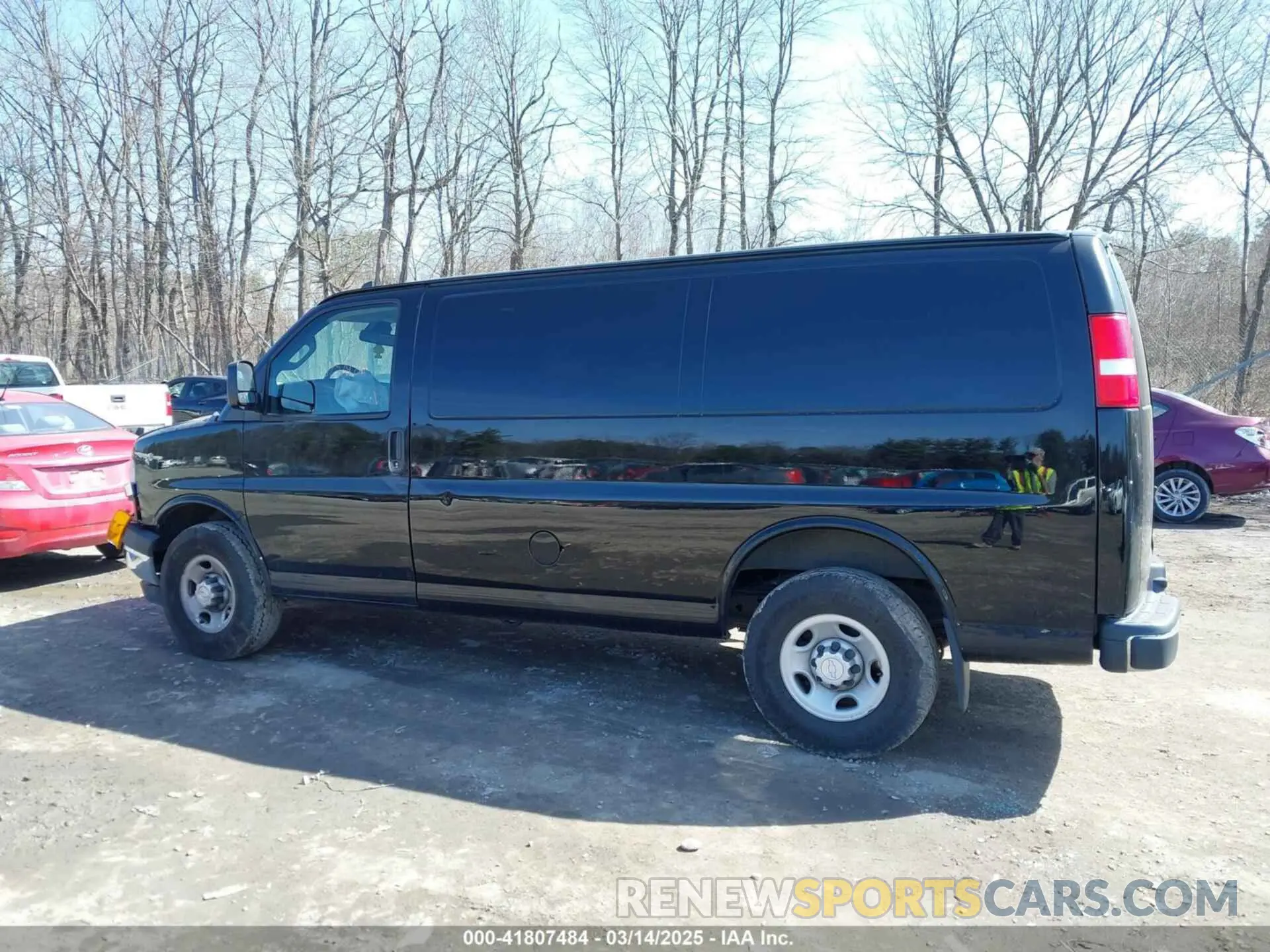 14 fotografías del automóvil dañado 1GCWGAFP9K1232092 CHEVROLET EXPRESS 2500 2019
