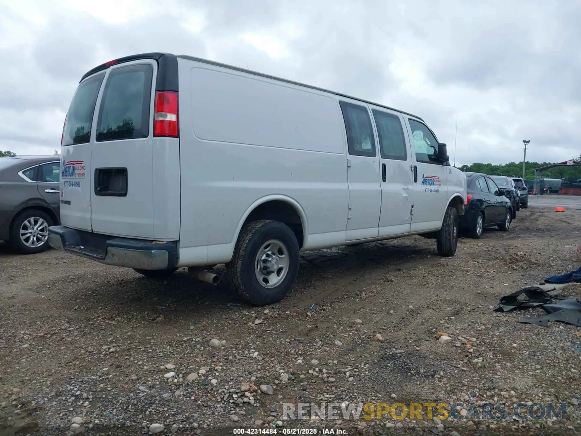4 fotografías del automóvil dañado 1GCWGBFG0K1195312 CHEVROLET EXPRESS 2500 2019