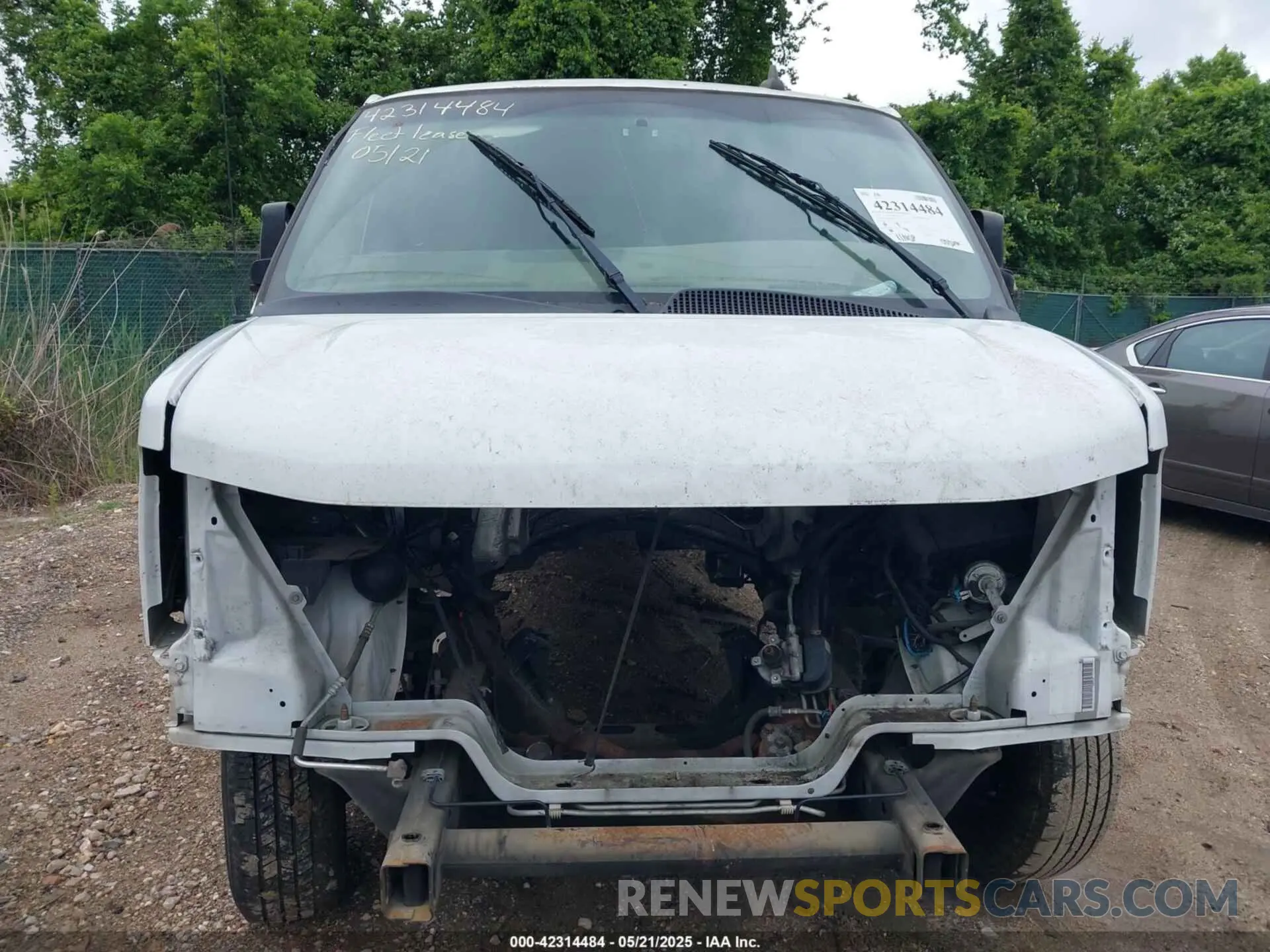 6 fotografías del automóvil dañado 1GCWGBFG0K1195312 CHEVROLET EXPRESS 2500 2019