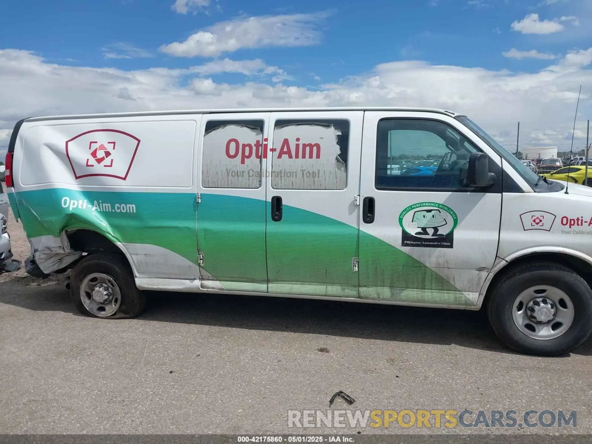 12 fotografías del automóvil dañado 1GCWGBFP0K1354958 CHEVROLET EXPRESS 2500 2019