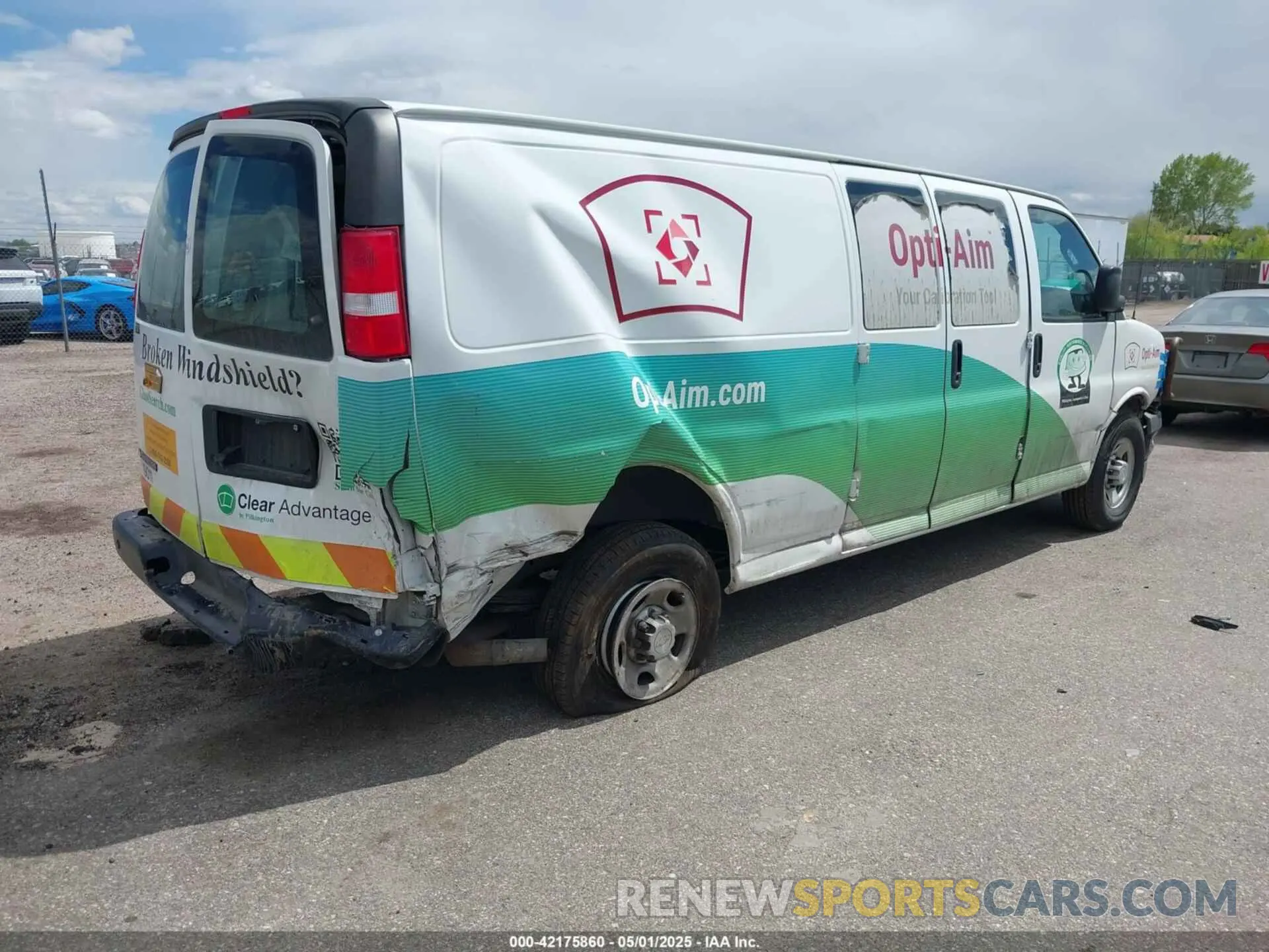 4 fotografías del automóvil dañado 1GCWGBFP0K1354958 CHEVROLET EXPRESS 2500 2019