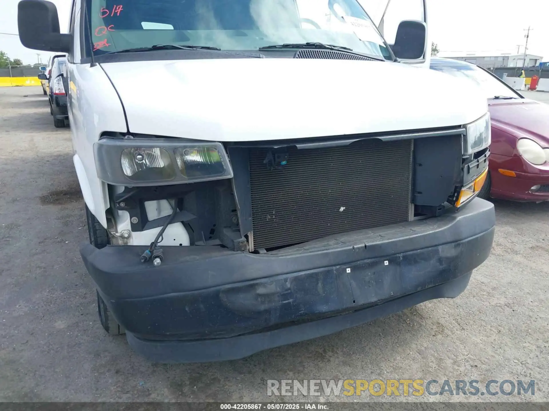 6 fotografías del automóvil dañado 1GCWGBFP4K1183082 CHEVROLET EXPRESS 2500 2019