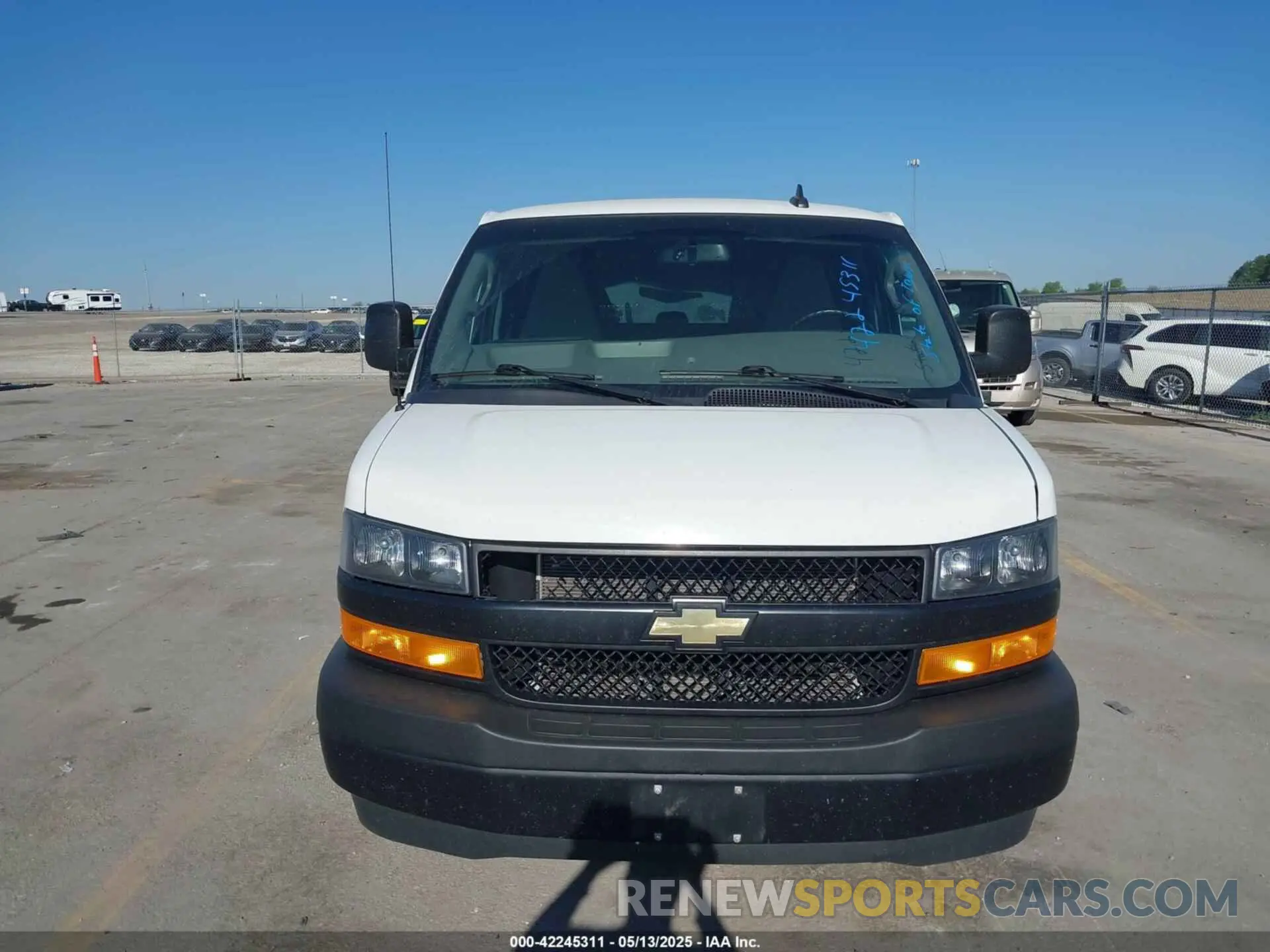 6 fotografías del automóvil dañado 1GAZGNFG8K1366931 CHEVROLET EXPRESS 3500 2019