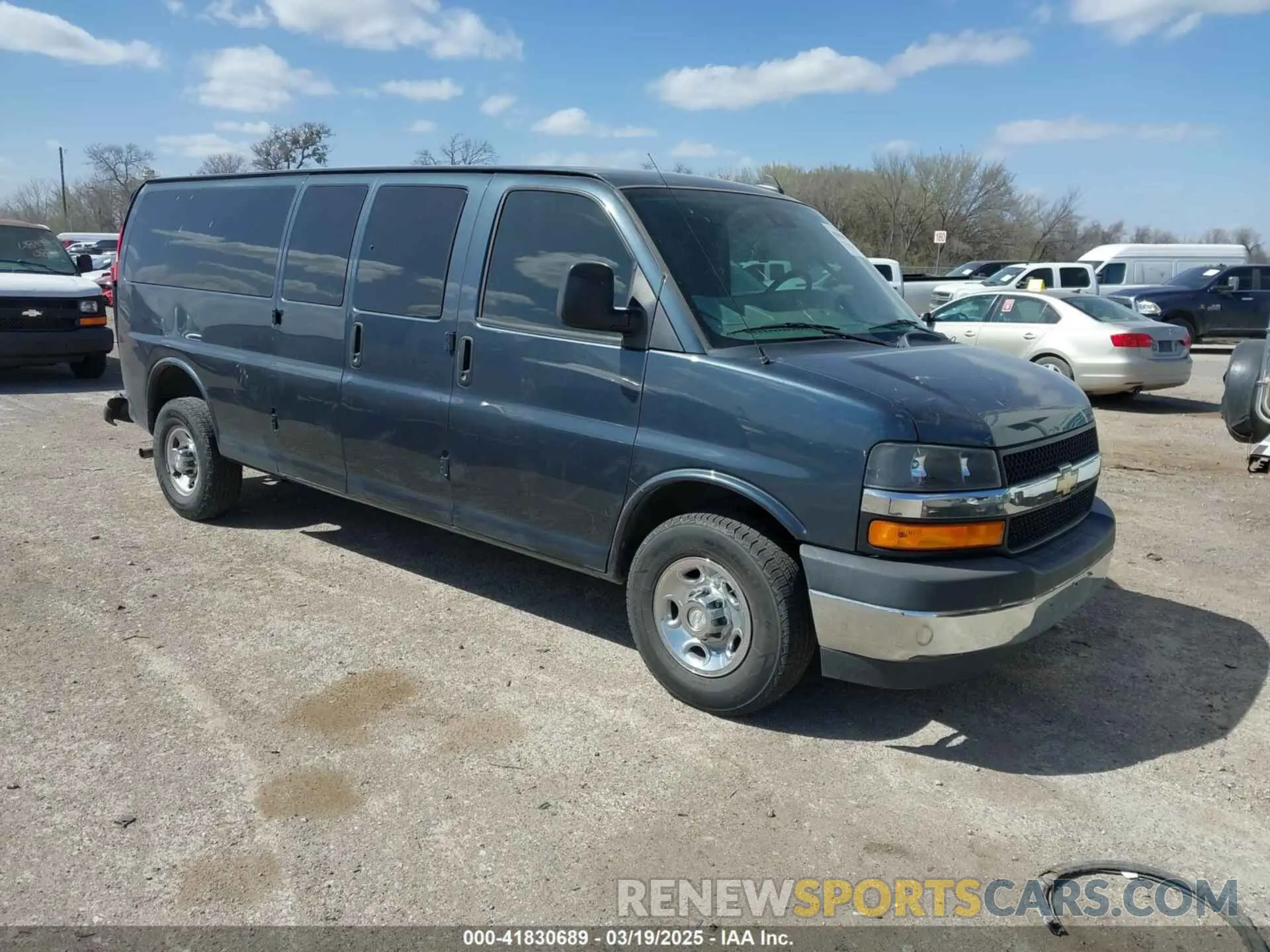 1 fotografías del automóvil dañado 1GAZGPFG0K1239988 CHEVROLET EXPRESS 3500 2019
