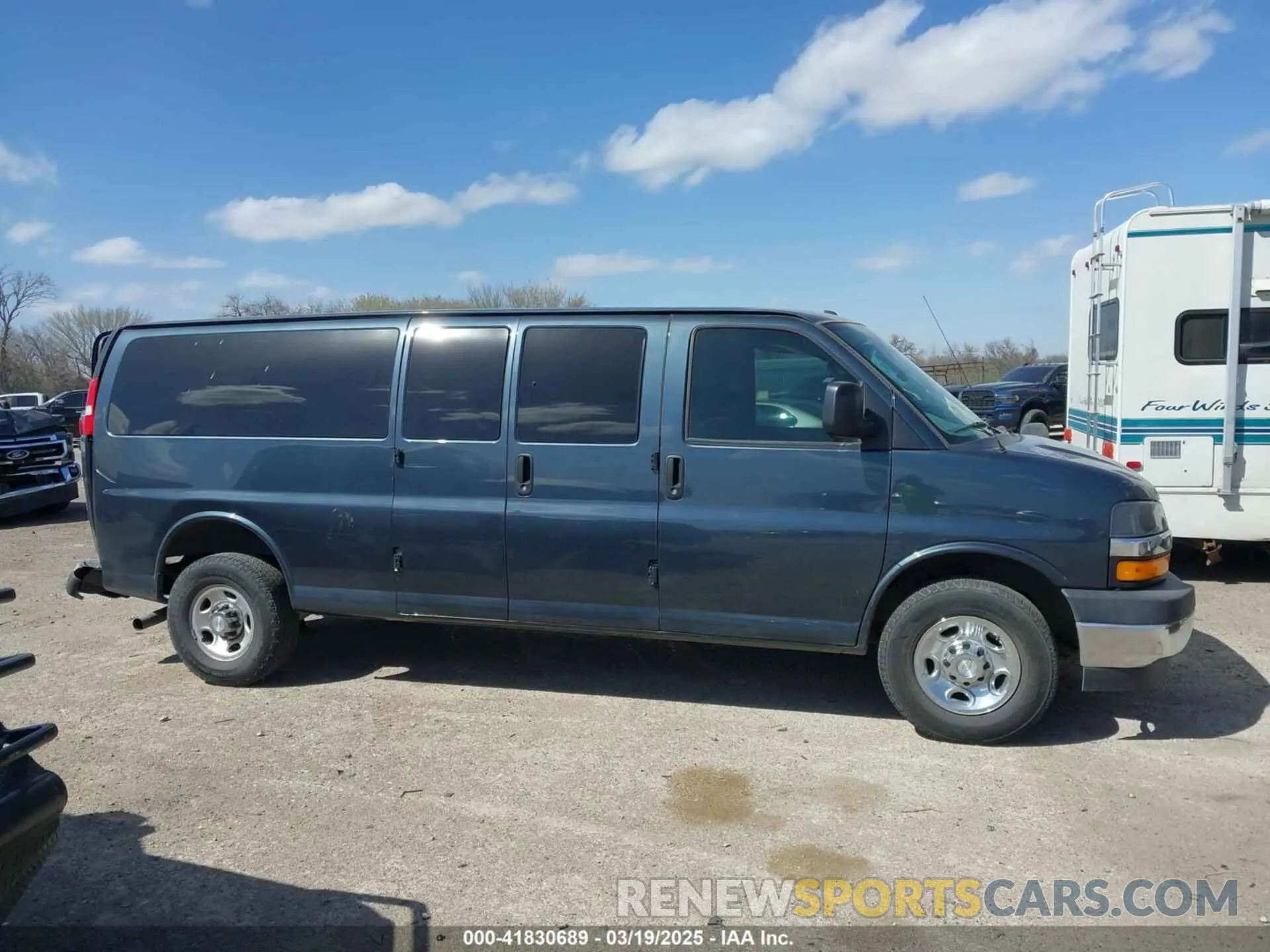 13 fotografías del automóvil dañado 1GAZGPFG0K1239988 CHEVROLET EXPRESS 3500 2019